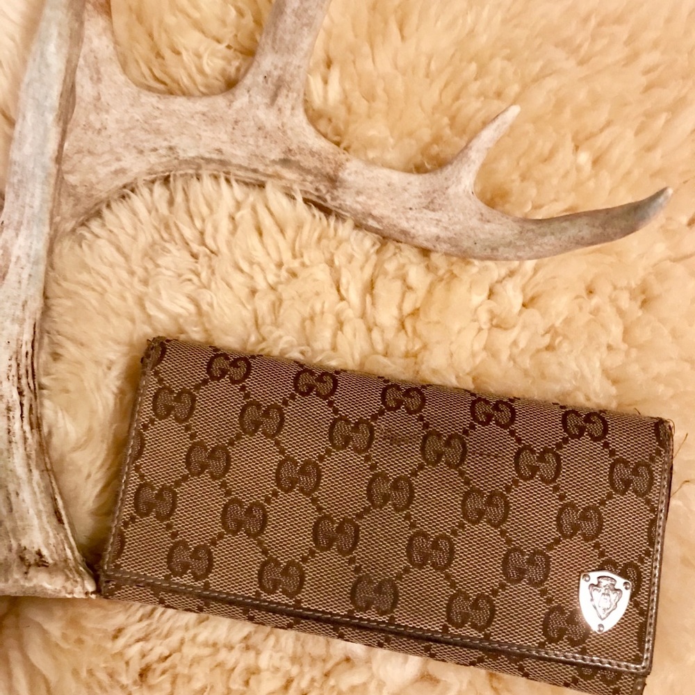 Authentic Gucci wallet